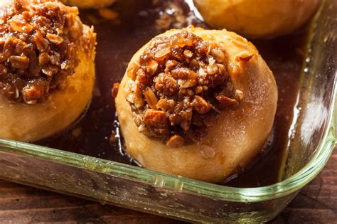 Baked Apples Filled With Granola Streusel