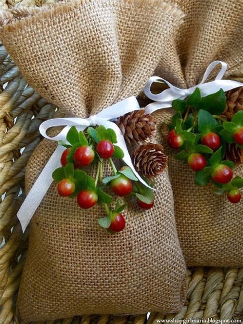 How to make ribbon flowers : Top 10 DIY Christmas Gift-Wrapping Ideas - Top Inspired