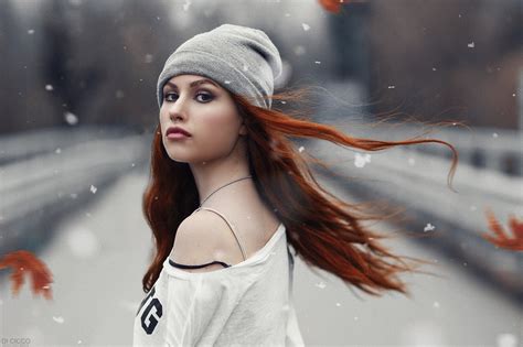 free download hd wallpaper redhead valentina galassi portrait snow bare shoulders