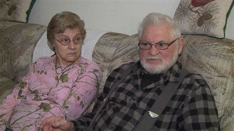 Elderly Couple Scammed Robbed Of 17 000