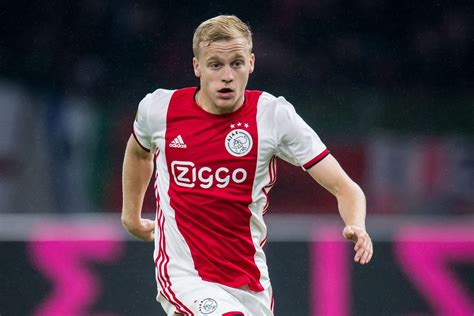 Volg me ook op twitter. Juventus interested in Donny Van de Beek -Juvefc.com