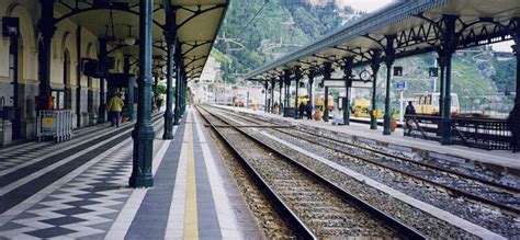 Transfert per stazioni ferroviarie Finale Ligure - Taxi Fina