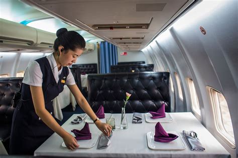 China Unveils Its First Restaurant Inside An Airplane Huffpost The