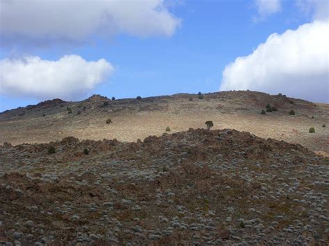 Heading up the rocky terrain to the plateau : Photos, Diagrams & Topos ...