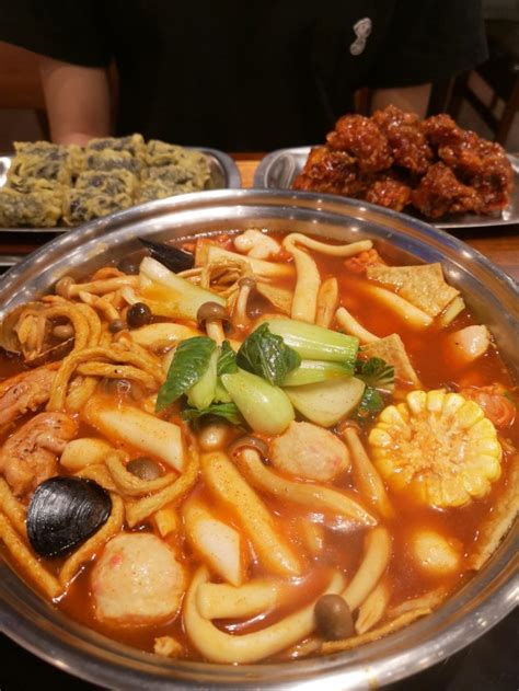 Best buffet meals in kl under rm100. The Famous South Korea Tteokbokki Buffet "Dookki" is Now ...