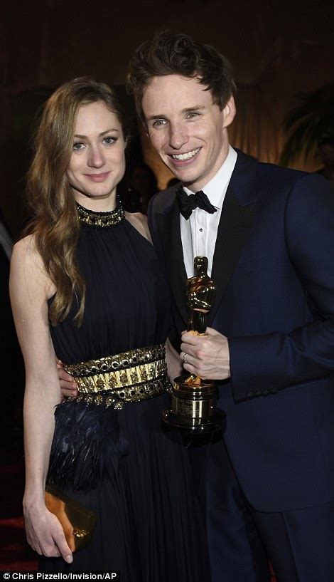 Eddie Redmayne Wins Best Acting Oscar At 2015 S Academy Awards Daily Mail Online