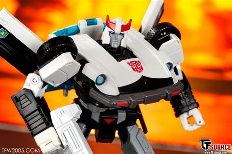 MP 17 Prowl Anime Colors Gallery Transformers News TFW2005