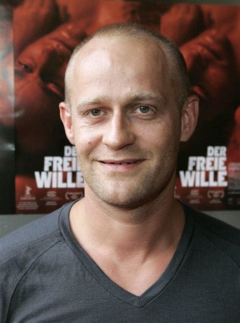 One of the most successful character actors in german cinema, he first broke out in 1992 with his role in little sharks. Jürgen Vogel - Alle Infos zu Jürgen Vogel - sport.de