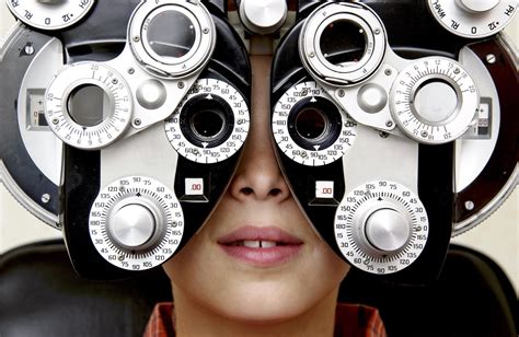 Farsighted Eyesight Symptoms And Treatment Kelownas Isight Optometry