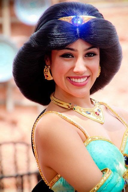 Jasmine At Disneyland Disney Princess Jasmine Aladdin And Jasmine