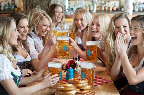 21 Perfect Pics Just In Time For Oktoberfest Ftw Gallery Oktoberfest Beer Festival Beer Fest