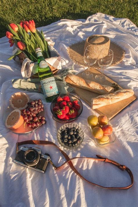 Pin By Meli Mdom On Date Perfect Picnic Picnic Inspiration Picnic Food