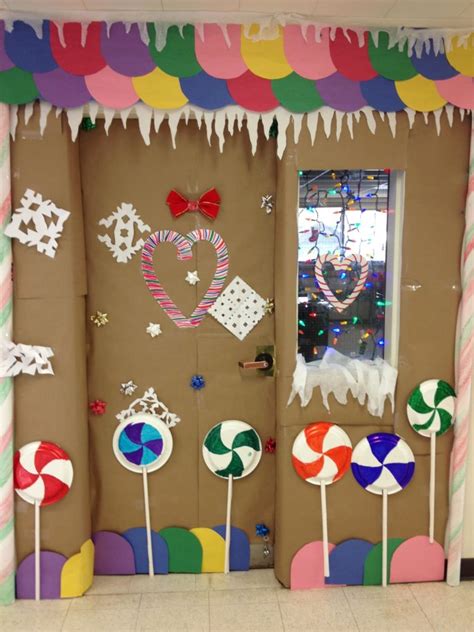 Lalu tambahkan interior kelas seperti hiasan gantung, dan warna kursi dan meja kelas yang berwarna warni untuk mendukung tema full color. √ 30+ Hiasan Jendela Kelas Dari Kertas Origami (TK, SD, PAUD)