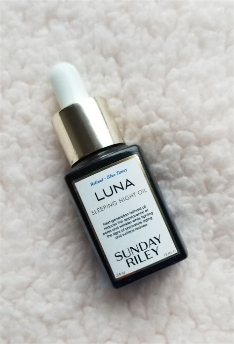 Sunday riley isn't just this brand's founder, she's its formulator. Sunday Riley Luna Sleeping Oil Honest Review On Skin ...