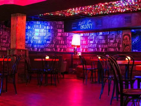 14 Chicago Bars Where You Can Dance Chicago The Infatuation