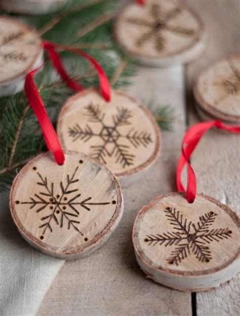 21 Handmade Christmas Ornaments Tip Junkie