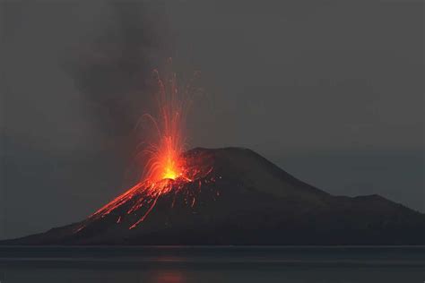 Watch Mount Krakatoa Volcano Erupts Twice On Friday 10 April