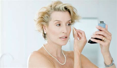 Makeup Tips For Women Over 50 آرایشگاه سه رخ