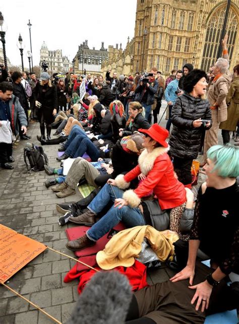 Face Sitting Protestors Mob Around British Parliament Gallery EBaum S World