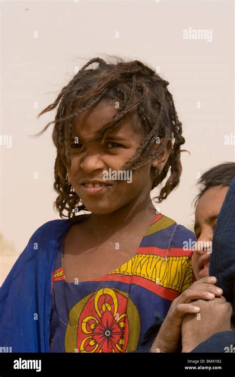 Tuareg Nomad Girl Hi Res Stock Photography And Images Alamy