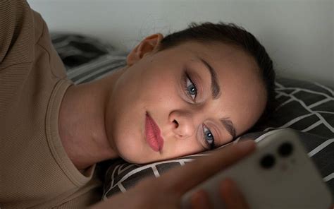Duermes con el celular en la almohada Debes evitar esta práctica El Sol de Hermosillo