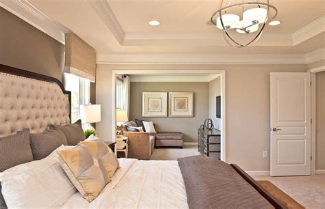 While a tray ceiling is a variation of the coffered ceiling, there are a few differences between these two types of ceilings. Tray ceiling with crown molding. Sitting room with sofa ...
