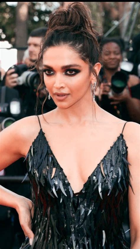 Pin By Vidushi Rathore On Deepika Padukone In 2022 Bollywood Actress