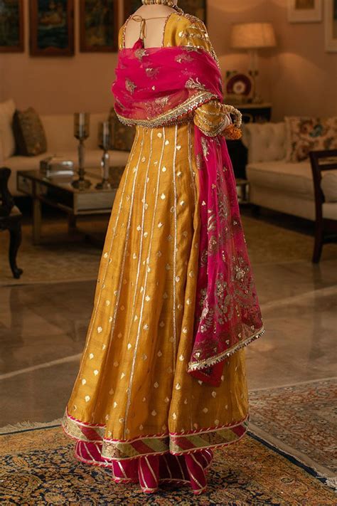 Colour Combination For Mehndi Outfits In Uk Popular Mehandi Bridal
