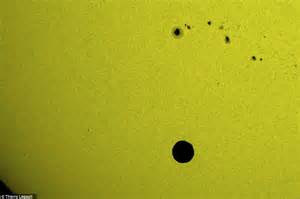 Photographer Captures Venus And The Hubble Telescope Crossing The Sun