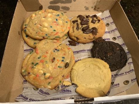 Insomnia Cookies 224 Photos And 319 Reviews 2260 N Lincoln Ave