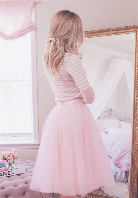 How To Dress Femininely In Winter Jadore Lexie Couture Girly Dresses Girly Outfits Pink
