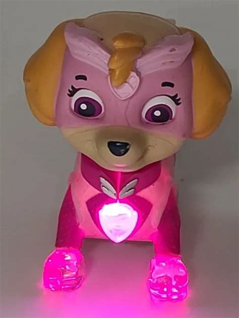 Paw Patrol Mighty Pups Light Up Badge And Feet Skye Figure Pink 1800