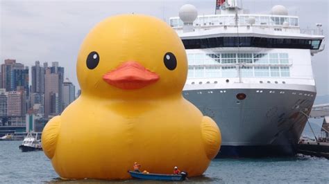 Ontario Government Brings In The Worlds Largest Rubber Duck To Tour