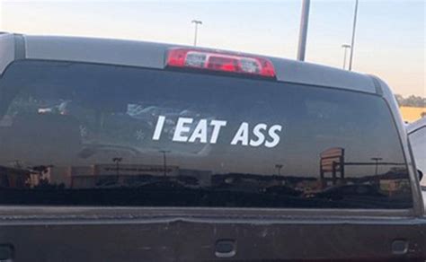 she eats his ass