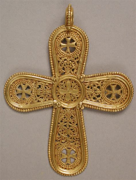 Gold Cross Pendant Byzantine The Metropolitan Museum Of Art