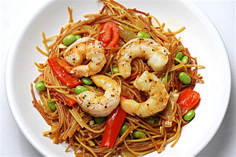 Shrimp Fideos With Red Bell Pepper And Edamame