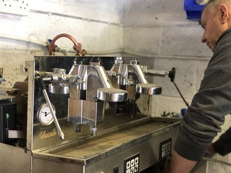 We offer repairs and servicing to commercial coffee machines including traditional 1, 2 and 3 group traditional espresso machines. Servicing & Repairs | The Coffee Guy