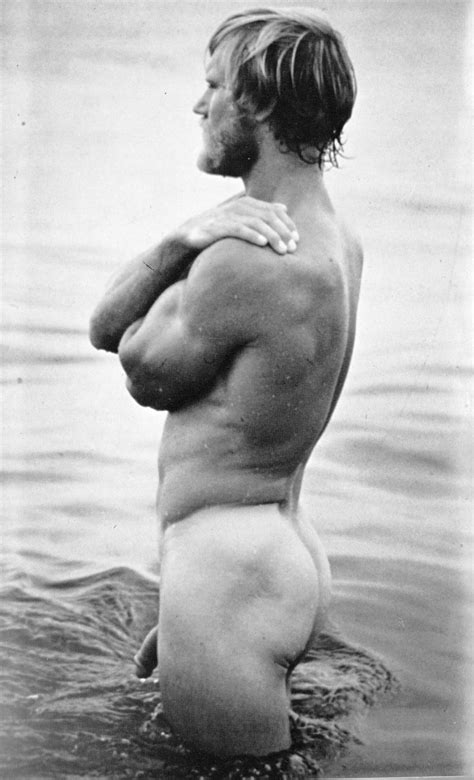 Vintage Beach Nude Muscle Male Hot Sex Picture