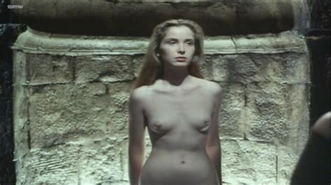 Julie Delpy Desnuda En La Noche Oscura