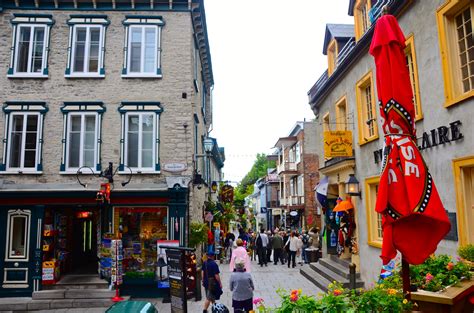 Quebec City Walking Tour — The City Sidewalks