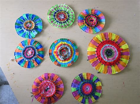 Paper Plate Spiral Weavings Weaving Weaving For Kids Paper Plates