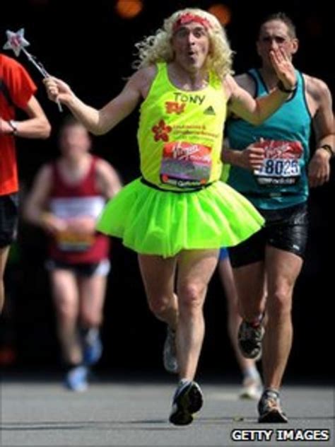 London Marathon Thousands Join Record Breaking Elite Bbc News