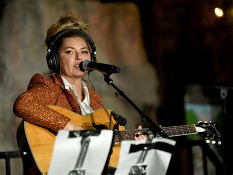 Shania Twain Feared She Would Never Sing Again After Voice Problems