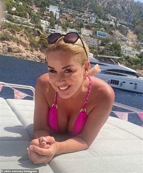 Claire Sweeney Soaks Up The Sun In A Busty Hot Pink Swimsuit In Mallorca Daily Mail Online