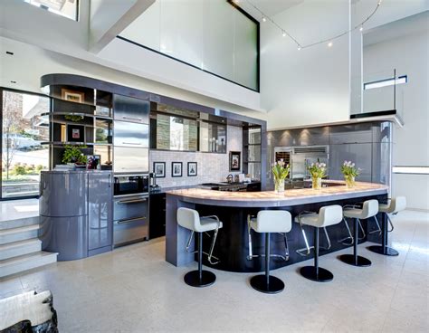 Fabulous Curved Kitchen Islands That Will Steal The Show