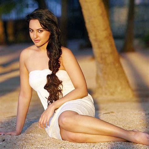 Sonakshi Sinha Hot And Sexy Photos Hot And Sexy Images Wallpapers