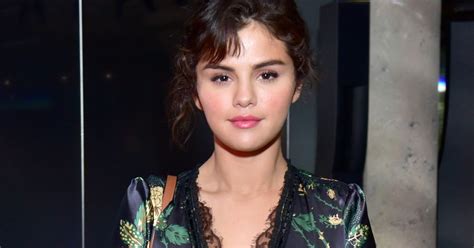 Selena Gomez Responds To Met Gala 2018 Tan Comments Teen Vogue