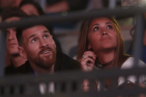Messi Y Antonela Sorprenden Navidad Con Poca Ropa Todos Se Fijan En
