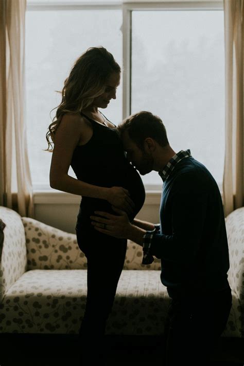 Maternity Photos A Cozy Home Maternity Session — The Overwhelmed