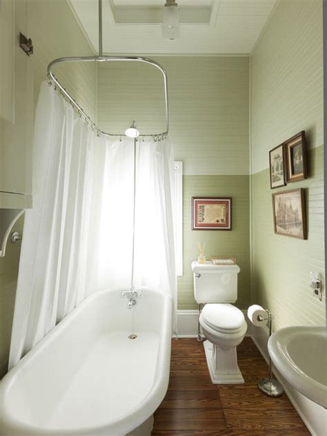 Bathroom layouts can be challenging, but a small bathroom can be particularly challenging. Small Bathroom Bathtub | Houzz